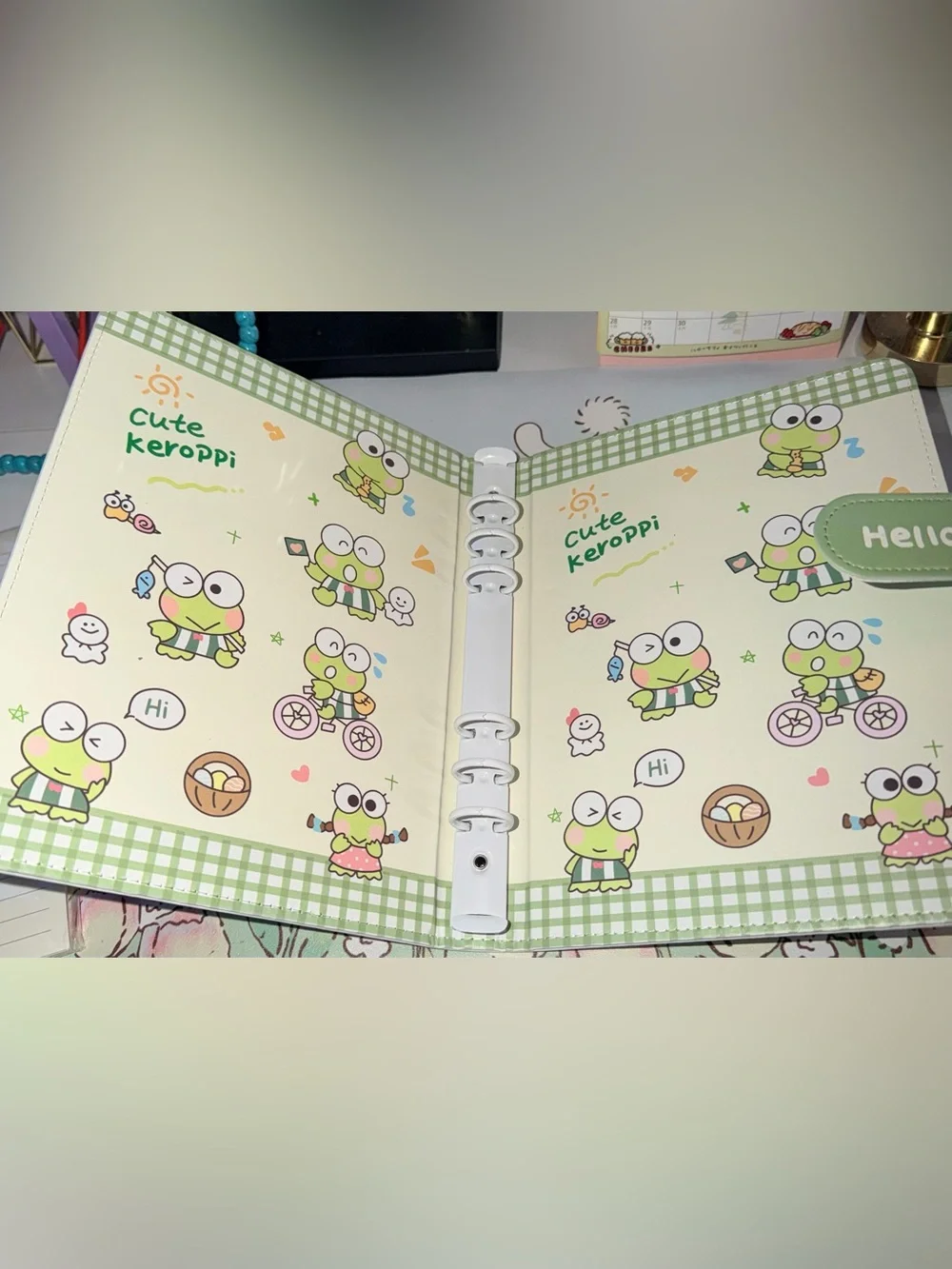 🐸NWOT Keroppi 6 ring padded binder with magnetic snap closure